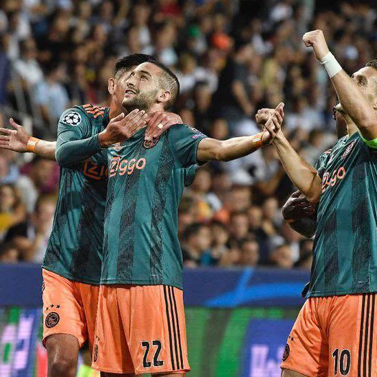 个亚洲的足 个亚洲的足